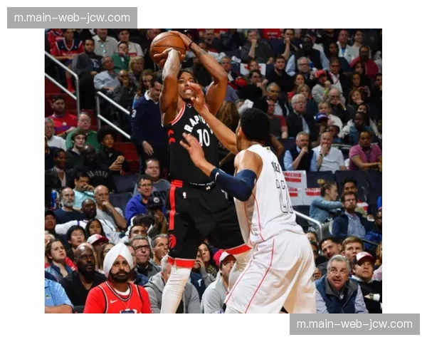 黄蜂近期状态火热冲击前七 团队篮球展现黑马本色